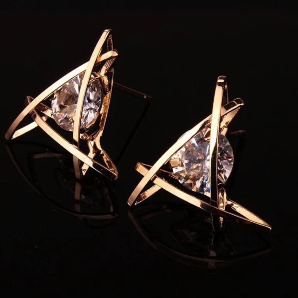 NWOT 18K gold plated earrings - Picture 2 of 4